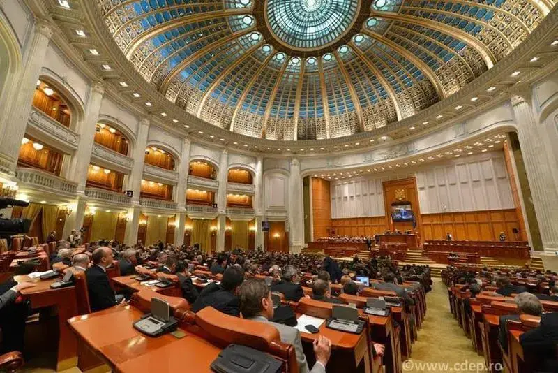 Averi demnitarilor: Camera Deputaților a votat noul proiect