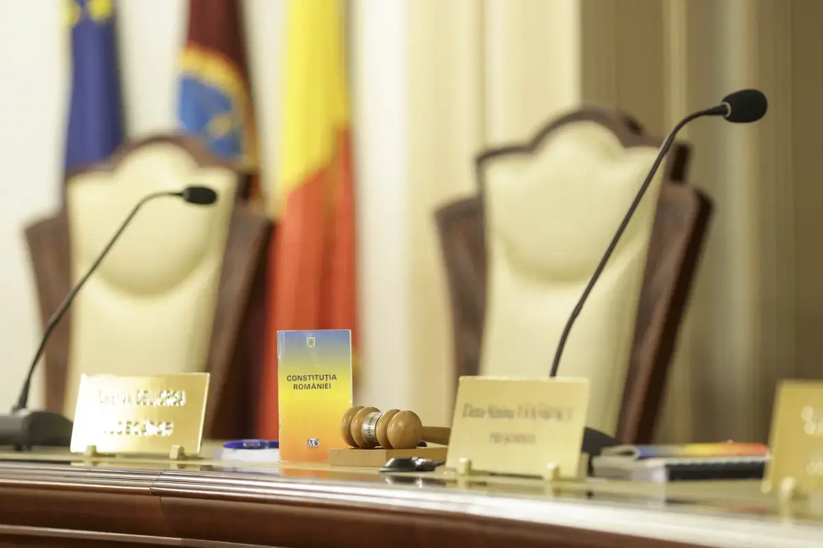 CCR amână decizia-cheie privind Legea Integrității și averile partenerilor
