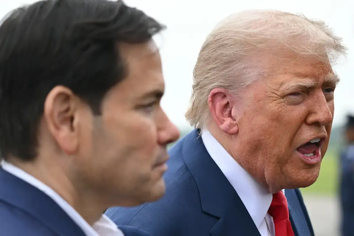 Peste 100 de posturi diplomatice americane sunt vacante în toată lumea