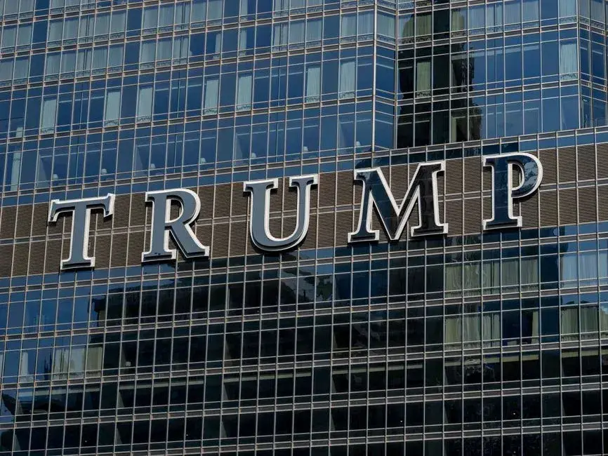 Trump amenință cu noi tarife comerciale pentru companiile americane jefuite