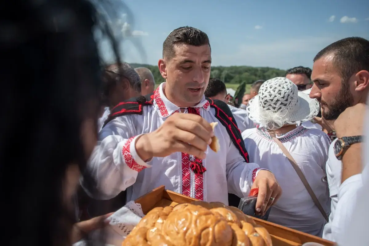 George Simion a cerut invitaților să doneze bani pentru fiul său la petrecerea de ziua sa