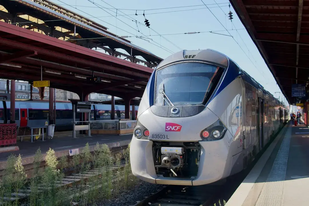 Metrou M5: Trenurile Alstom stagnează, defectele persistă