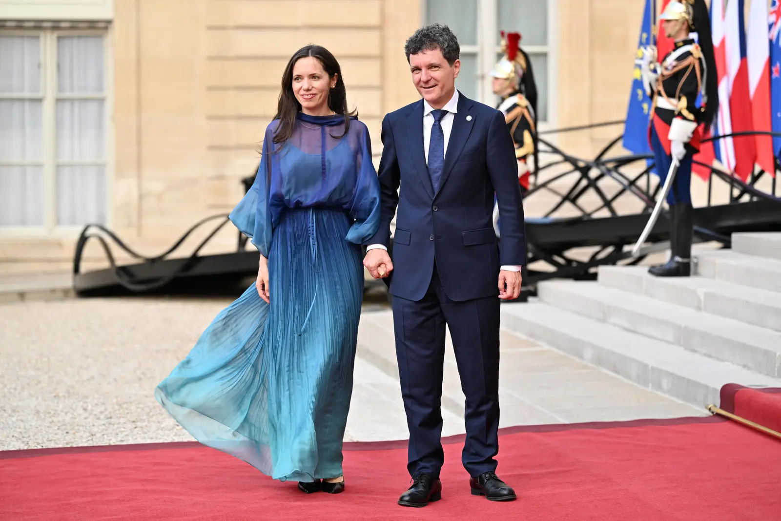 AUR vrea să blocheze cheltuielile publice pentru soțul lui Mirabela Grădinaru