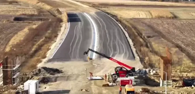 Autostrada Bacău–Pașcani: 55% din Lotul 3 finalizat, 350 de muncitori și 100 de utilaje pe șantier