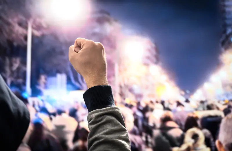 Bruxelles, paralizat de proteste: zboruri anulate și ciocniri violente în stradă