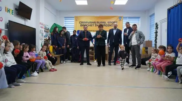 Caravana Rural Sport aduce baschetul în grădinițele din Aninoasa și Răzvad