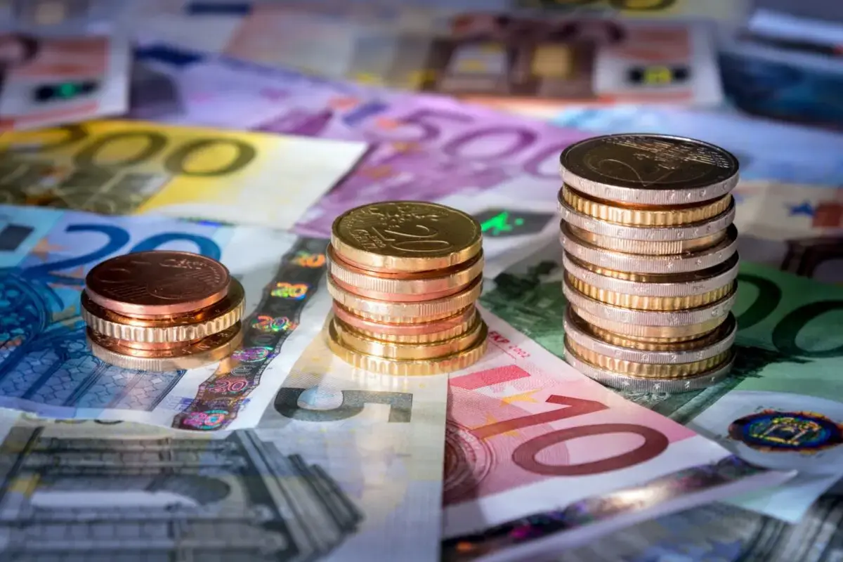 Consiliarii din Ruse cer eliminarea taxei pentru autoturisme și majorarea acesteia pentru camioane