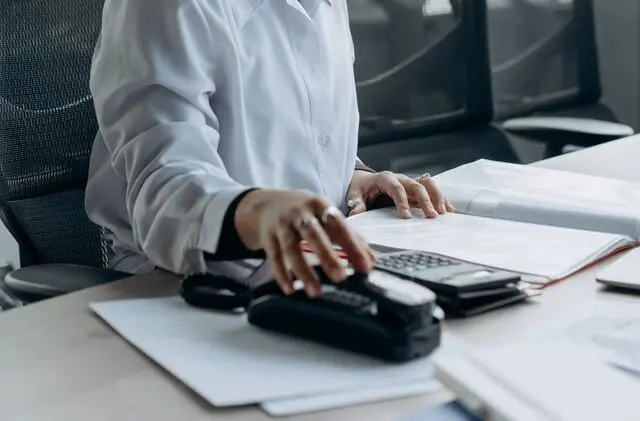 Cum decontezi legal cheltuielile plătite cu cardul personal la PFA?