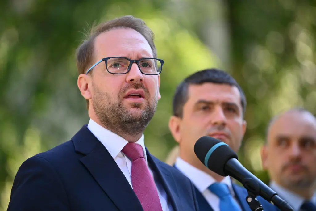 USR nu va susține un guvern cu miniștri PSD sau controlat de PSD