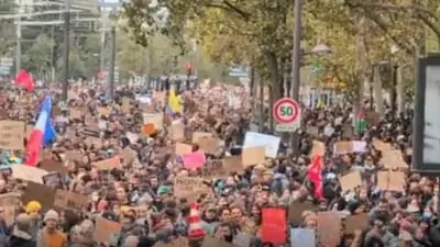 Franța, sub asediu: zeci de mii de oameni în stradă împotriva scumpirilor