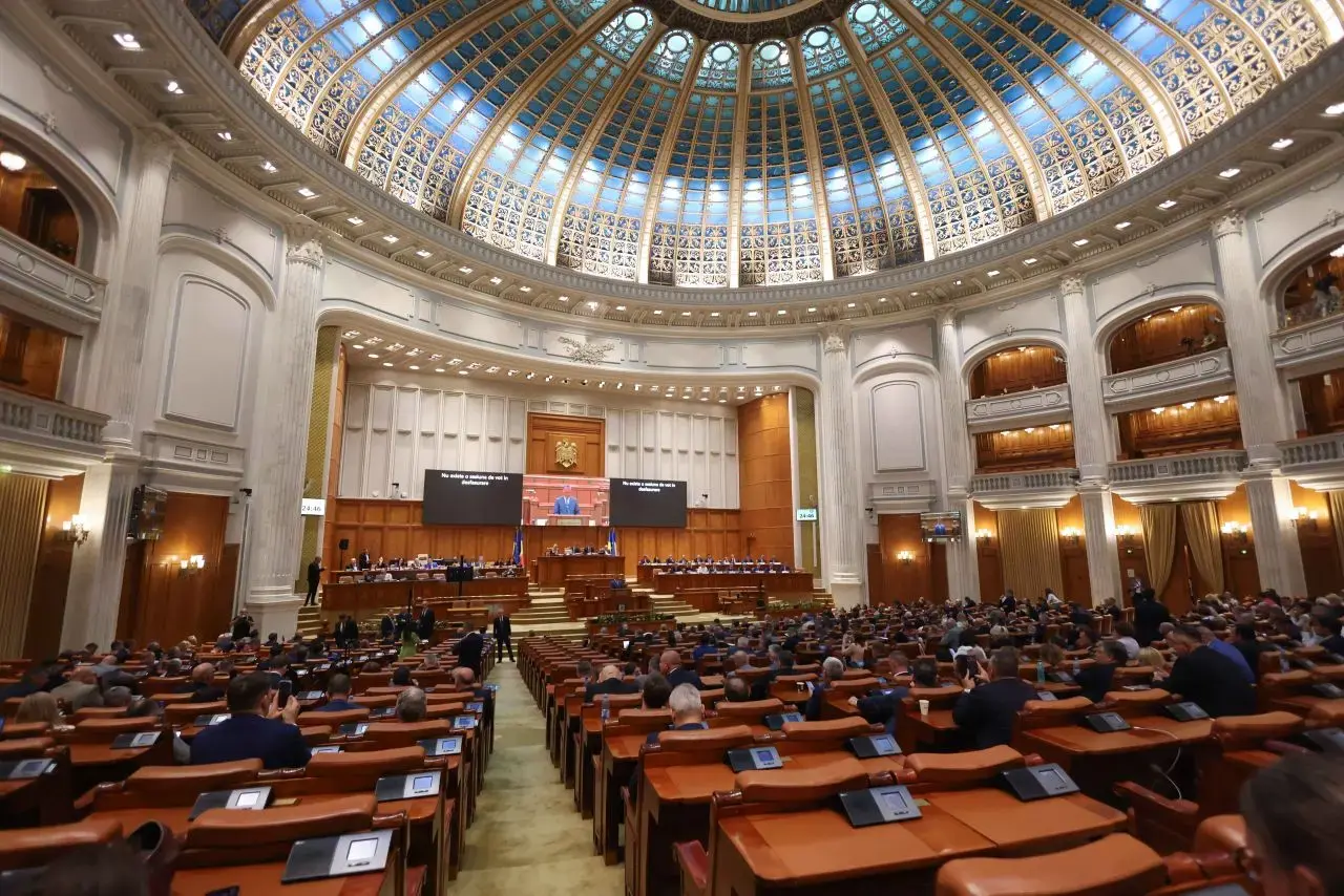 Ghidul alegerilor anticipate în România: Ce spune Constituția?