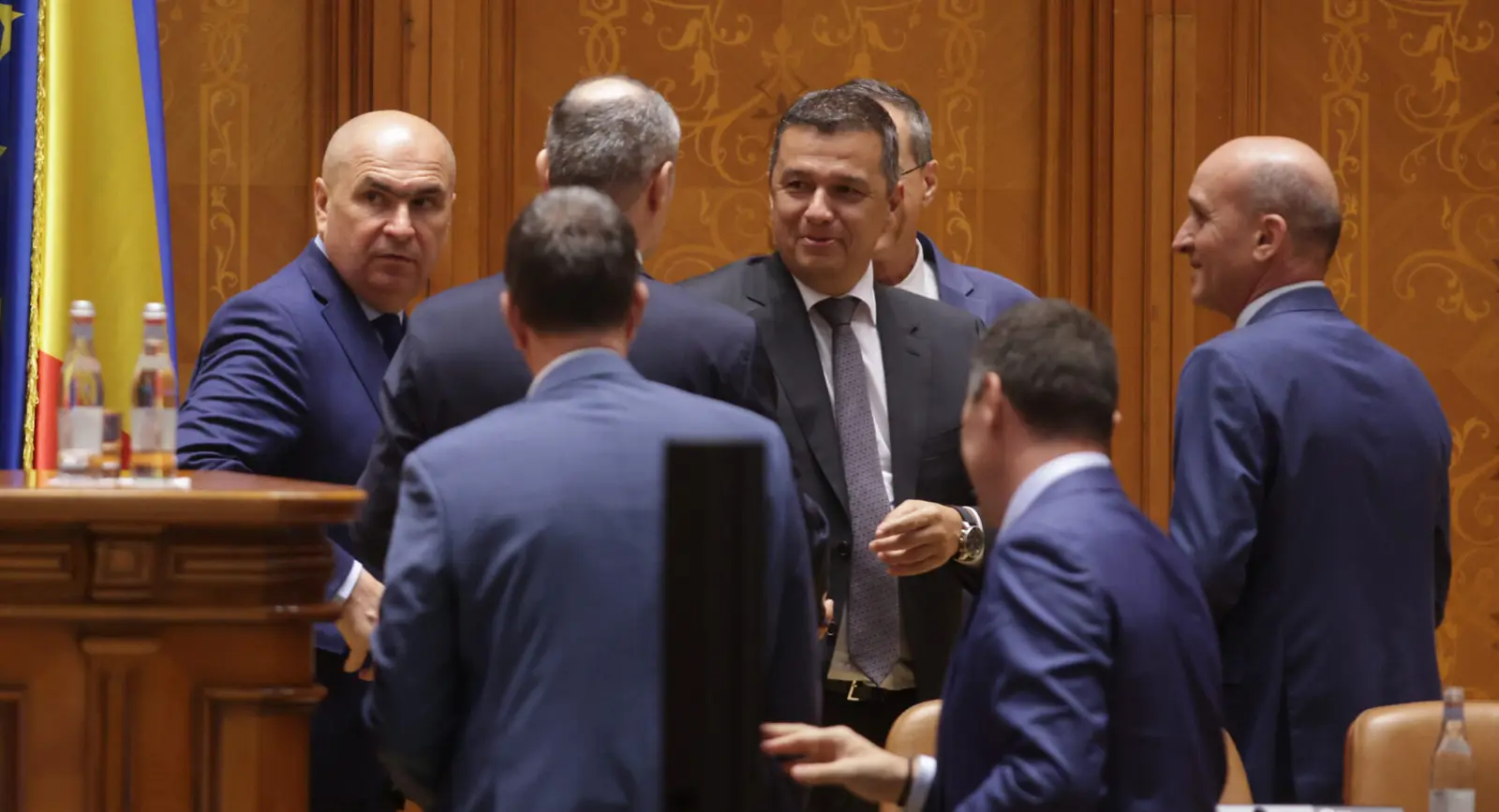 Bolojan nu poate vorbi de responsabilitate când alege să fie spectator