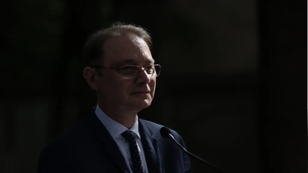 Guvernul Niculescu sub lupă: audierile miniștrilor încep astăzi în Parlament