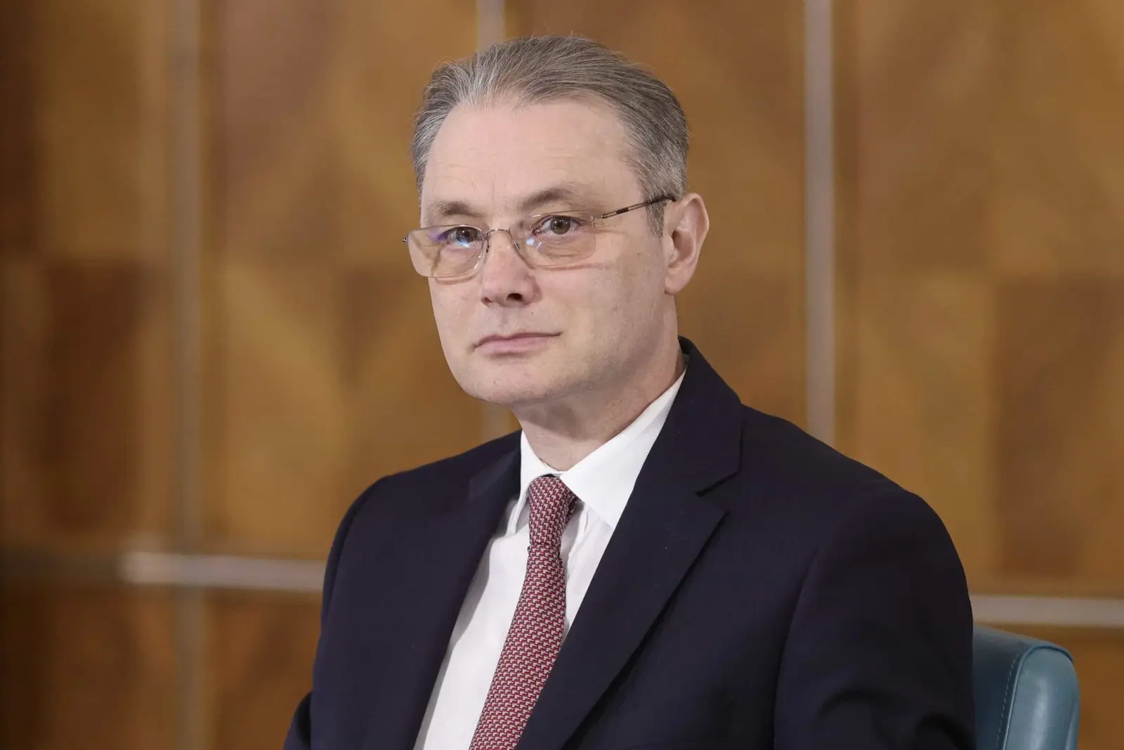 Luca Niculescu cere armistițiu între partide pentru a susține măsurile prioritare ale guvernului
