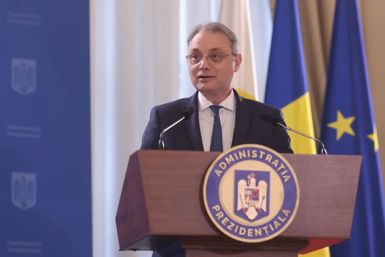 Luca Niculescu începe astazi negociile pentru formarea guvernului cu partidele parlamentare