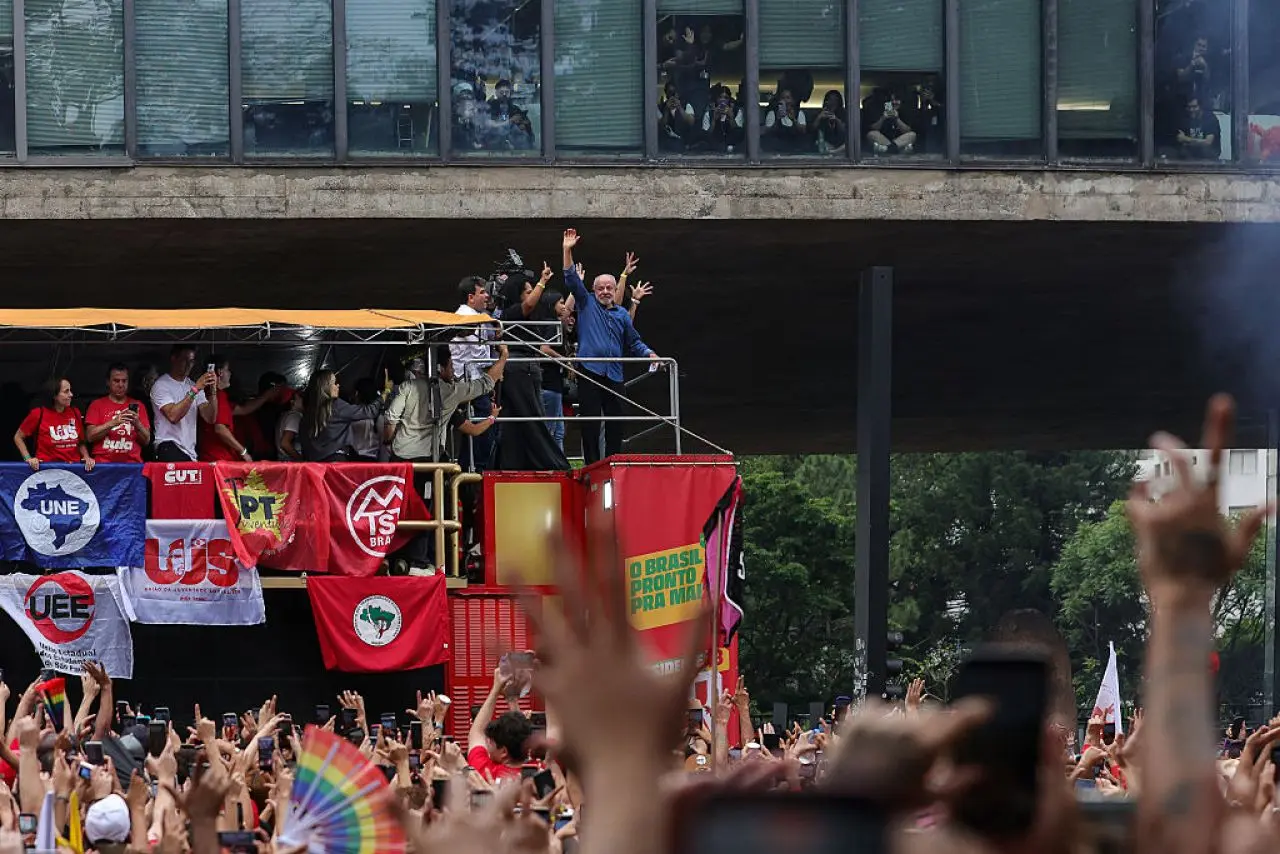 Lula propune săptămâna de cinci zile în Brazilia, înainte de alegeri