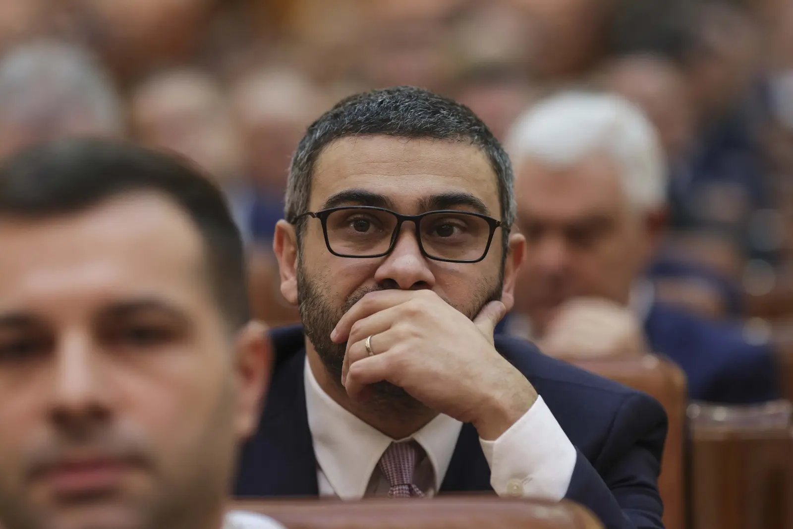 Manole PSD nu a publicat numele afaceriștilor întâlniți în Mykonos de trei luni