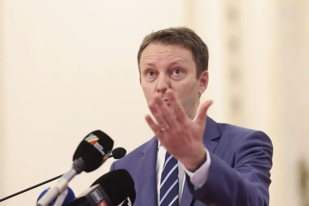PSD riscă să risipească banii publici, Niculescu e vulnerabil