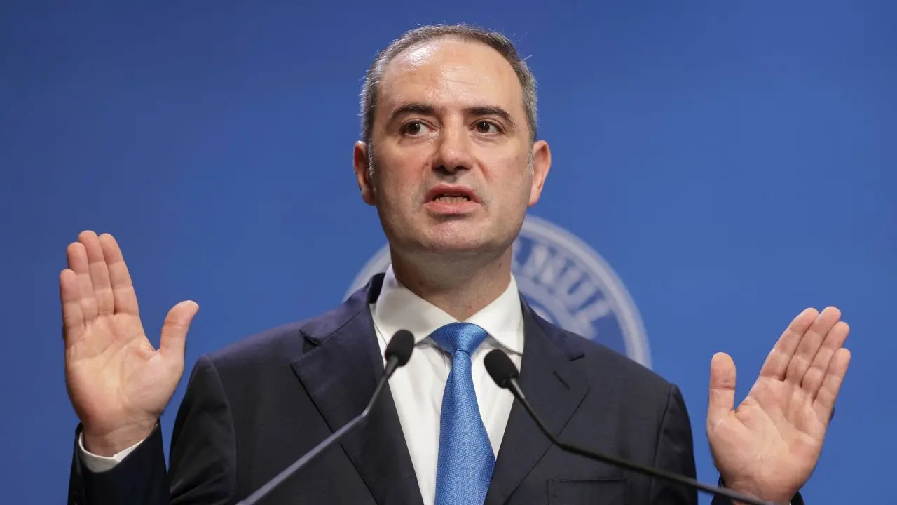 Alegerile anticipate ar putea costa României ratingul de investiții