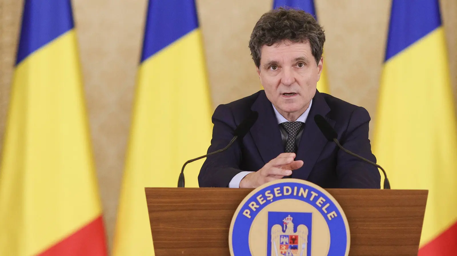 Nicușor Dan avertizează partidele: vineri dissolvă Parlamentul dacă joi nu se ajunge la acord
