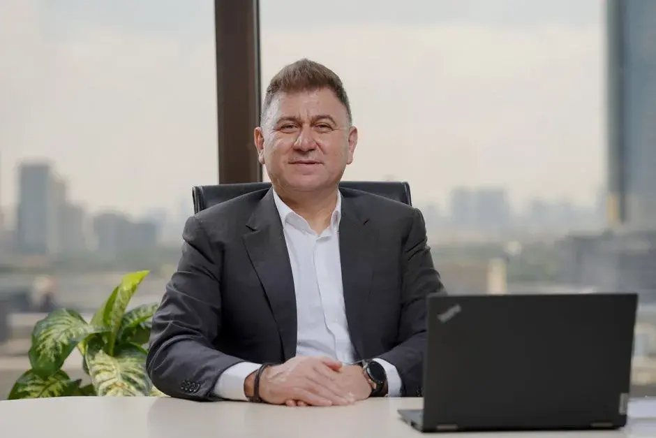 Paul Stănescu neagă zvonurile despre plecarea din PSD și ironizează: „Sunt uns cu toate alifiile