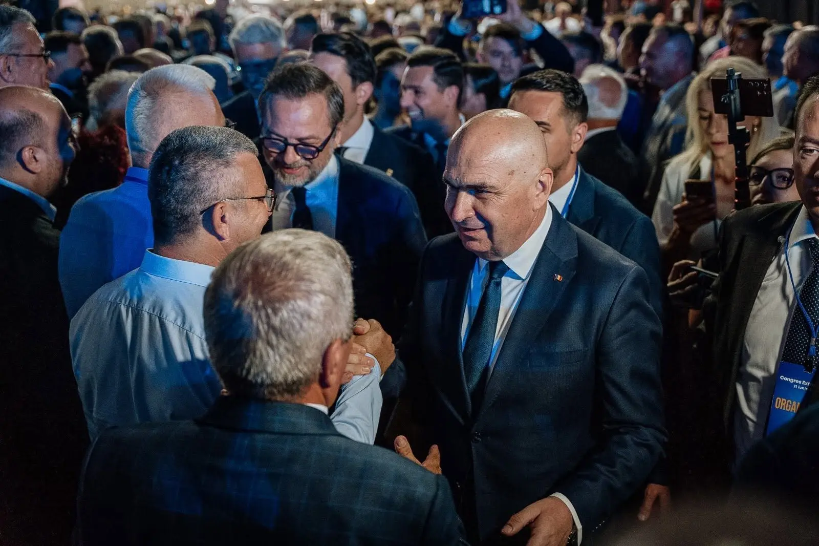 PNL se pregătește să voteze guvernul PSD-Luca Niculescu în weekendul decisiv