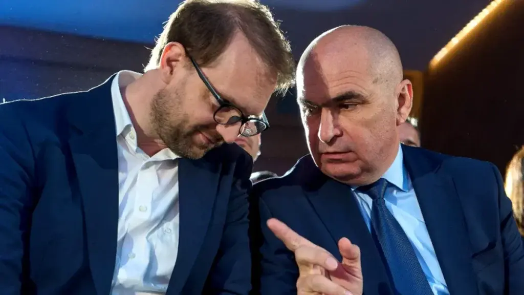 A patra încercare de guvern: PNL și USR condiționează sprijinul de excluderea PSD