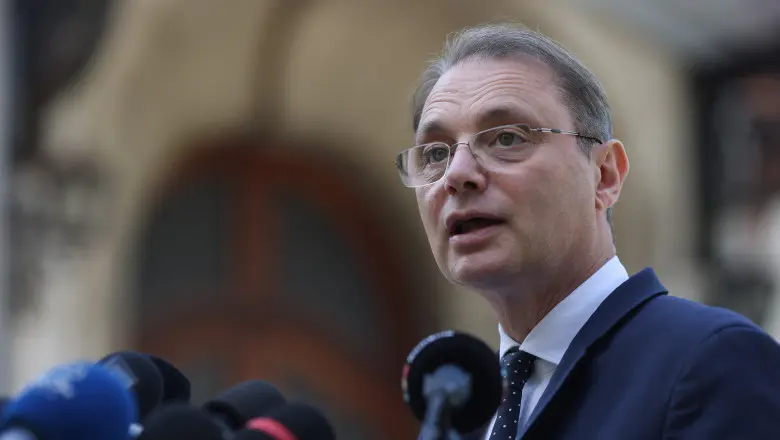 Luca Niculescu a depus la Parlament lista de miniștri și programul de guvernare