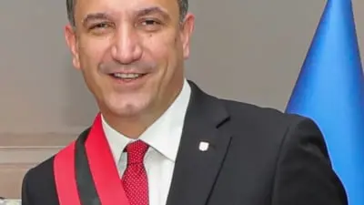 Primarul Tiranei, arestat, se adresează cetățenilor printr-un avatar AI