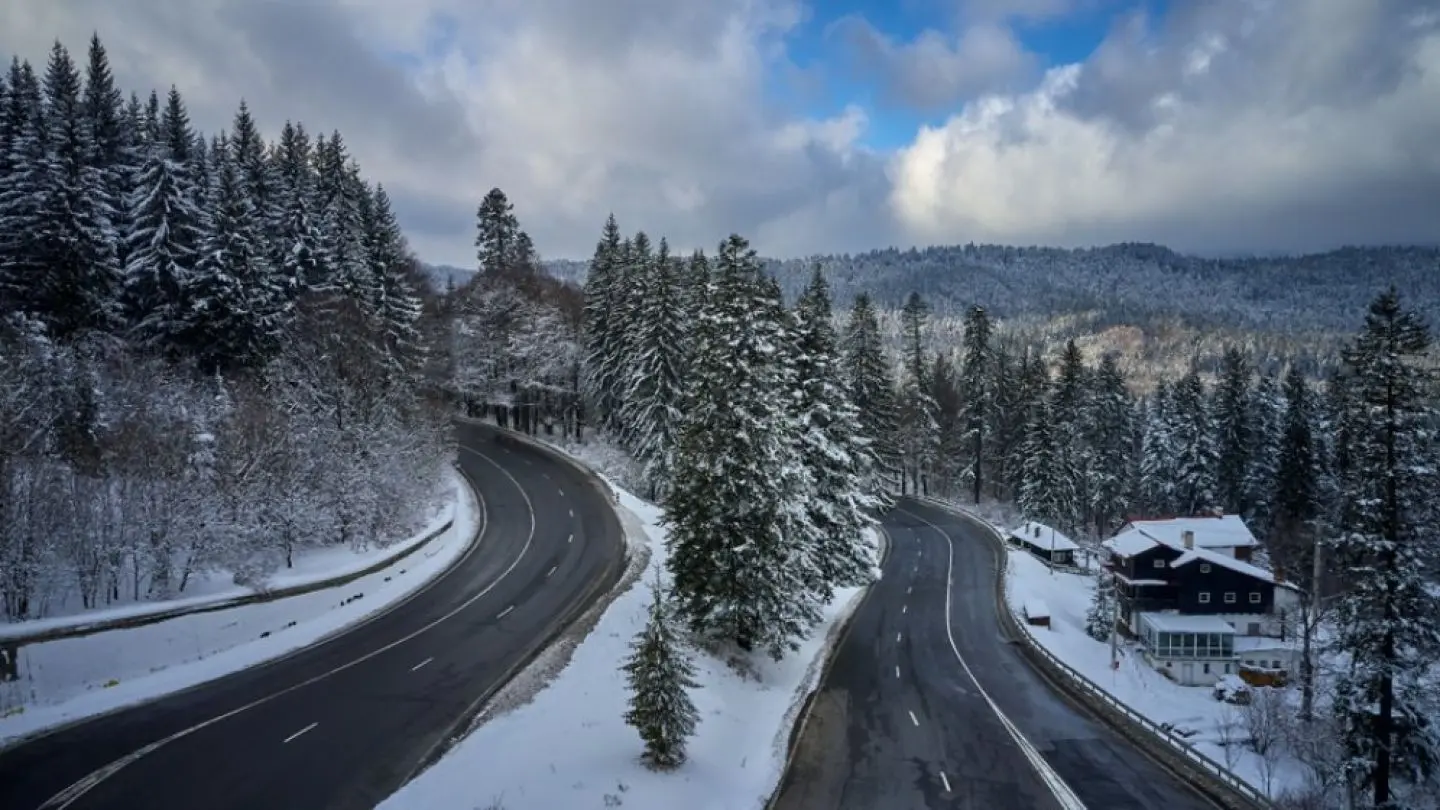 Prognoza meteo pentru următoarele două săptămâni: Vin ninsorile și vremea rea în toată țara
