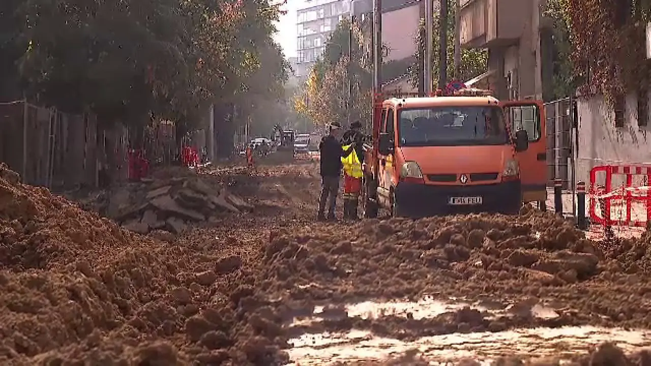 Noi șantiere în București blochează traficul, un șofer parcurge 4 km în o oră și jumătate