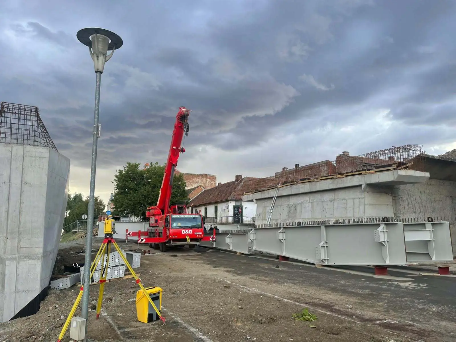 Șantierul Podului Muncii trece la foc continuu: se lucrează și noaptea pentru a recupera întârzierile