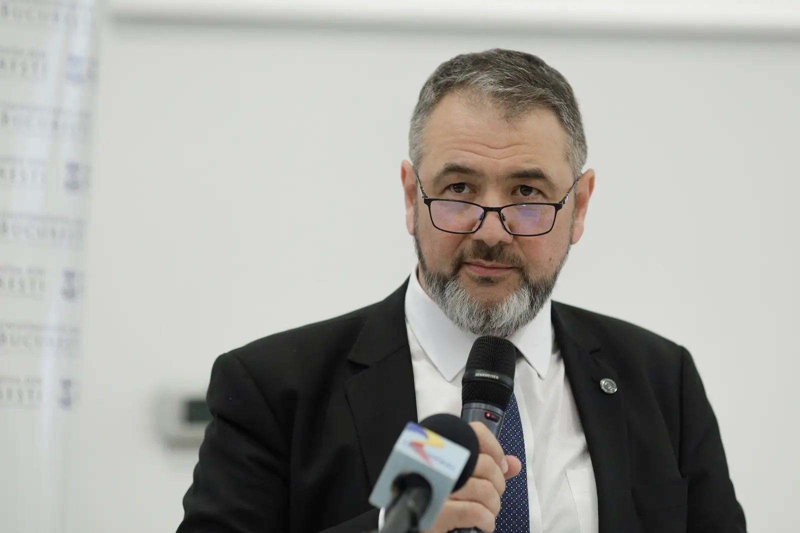 Sorin Costreie: Școlile trebuie să se adapteze nevoilor comunității