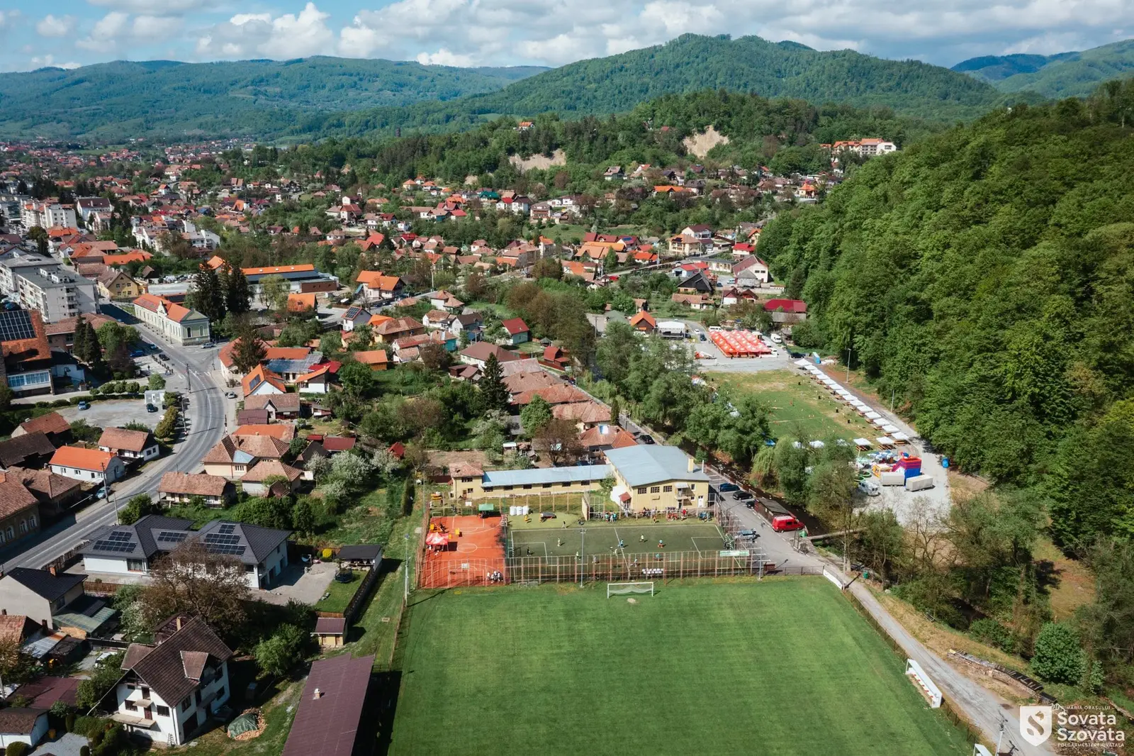 Primăria Sovata transformă vechea cale ferată într-o promenadă panoramică unică în țară