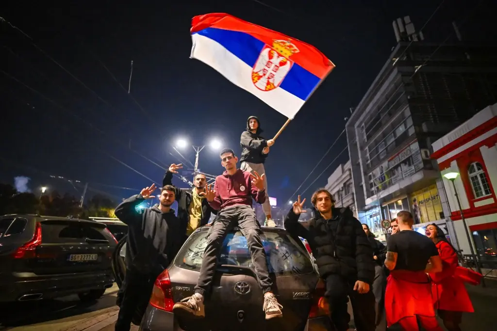 Studenții câștigă alegerile în Serbia și promit reforme anticorupție