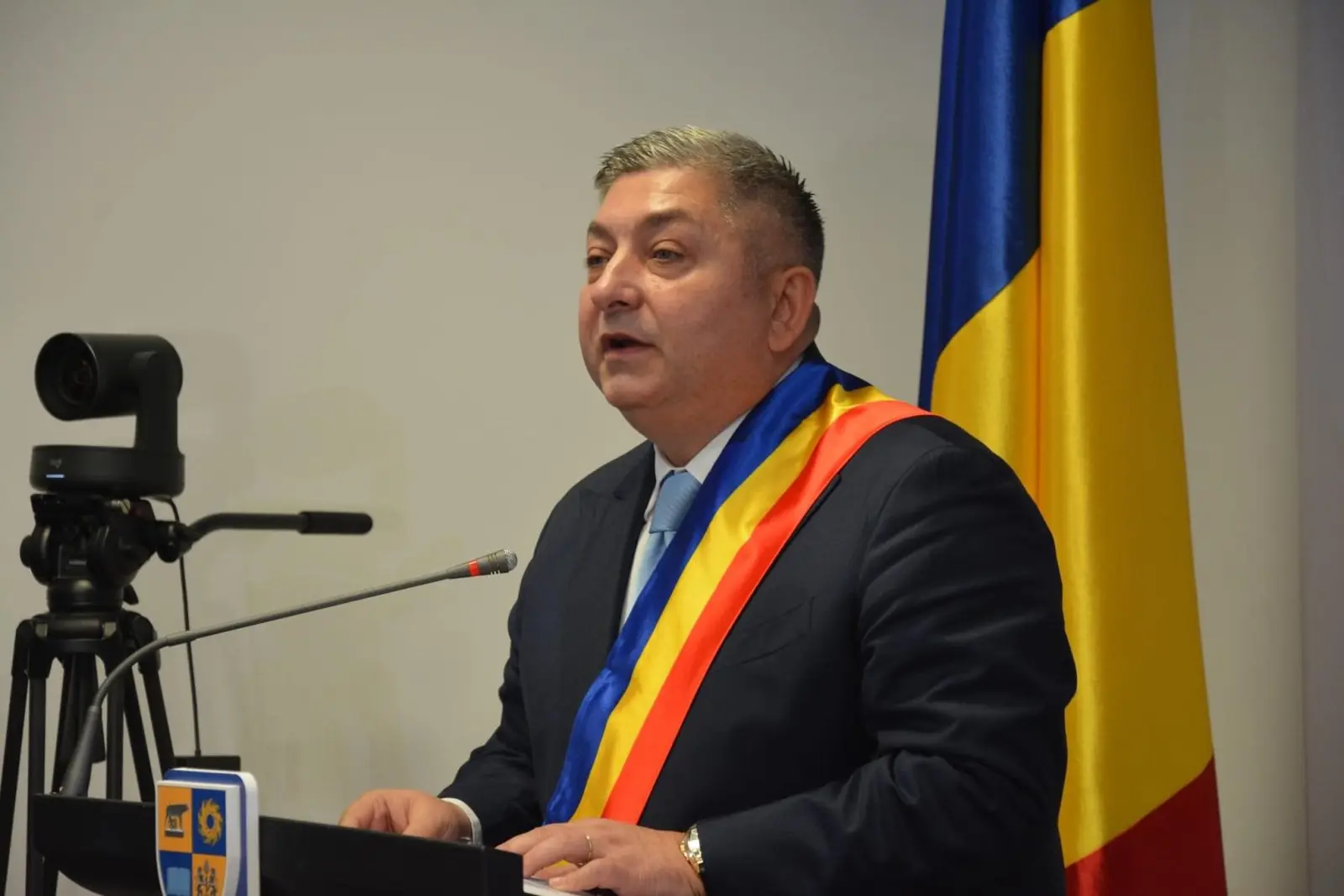 Tișe la Bolojan: PNL se arde la urne dacă merge acum la votanți