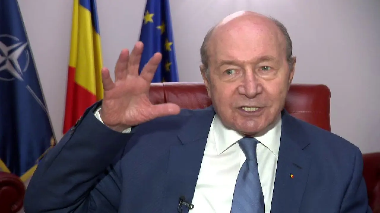 Traian Băsescu propune două soluții pentru a stabiliza guvernul