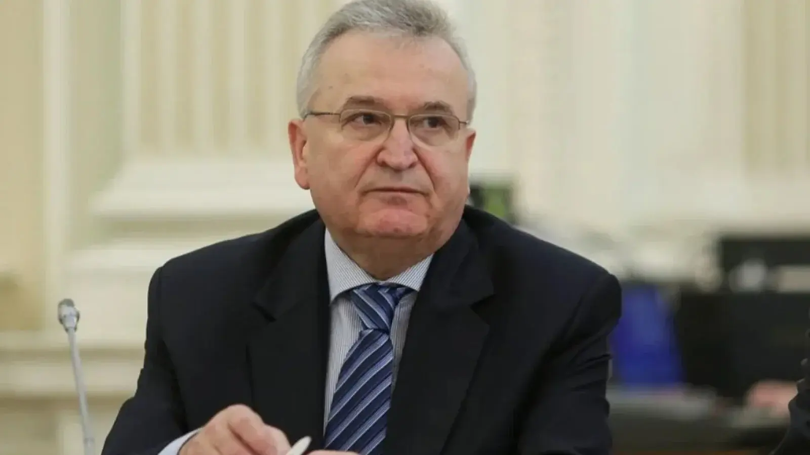 Vasile Pușcaș atacă: Guvernele României milogesc cu mâna întinsă!